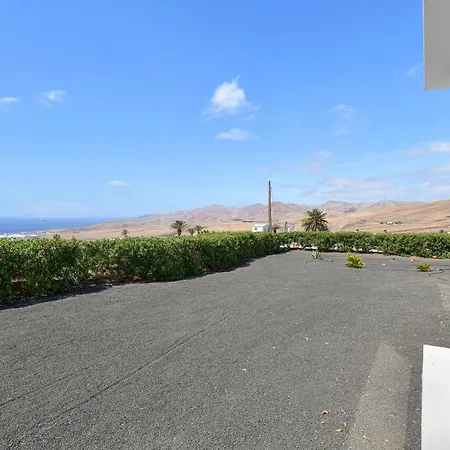 Iconic Villa La Asomada (Lanzarote)