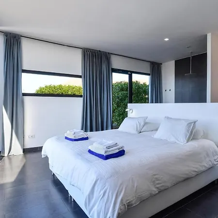 Iconic Villa La Asomada (Lanzarote)